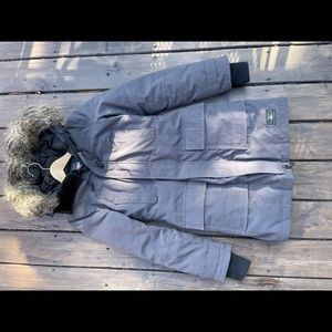 EUC The Bancroft Aritzia winter coat. Grey. Small.